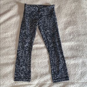 Size 2 lululemon Cropped Leggings